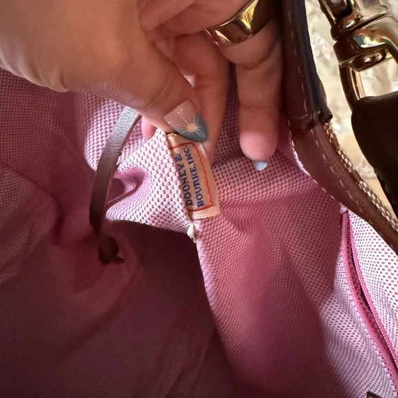 Dooney & Bourke - Large Brown& Tan Tote - EUC - Picture 15 of 16